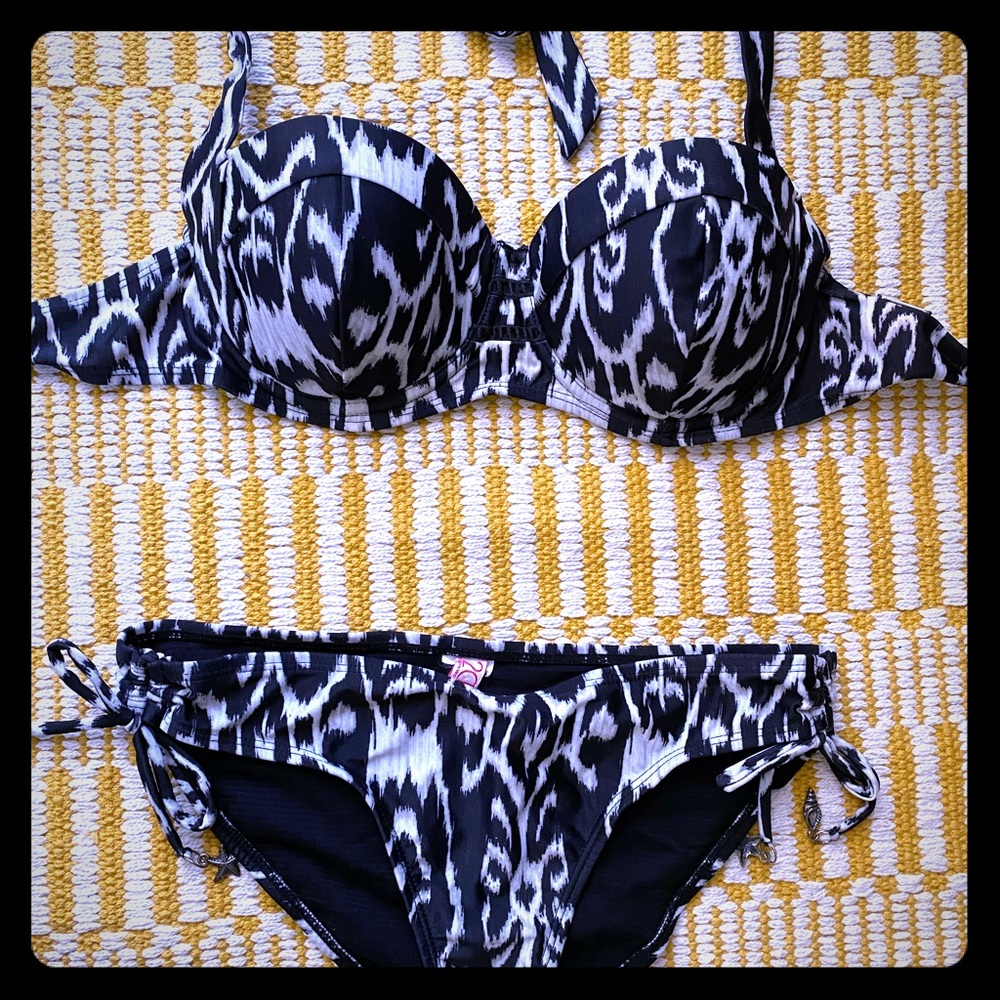 Chillies Swim Set - Runs Small